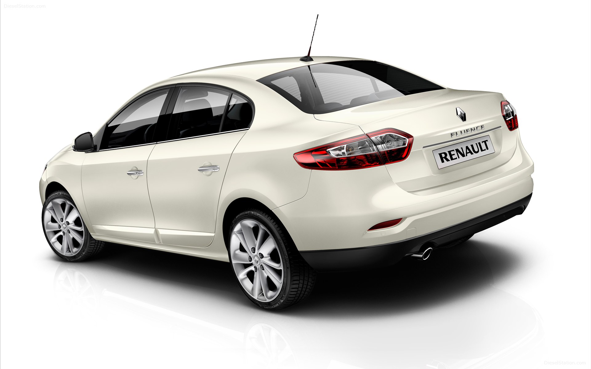 Бампер передний renault fluence